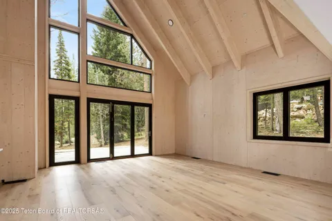 $6,725,000 | 6635 Highway 22, Wilson, WY 83014