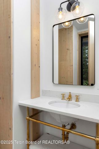 $6,725,000 | 6635 Highway 22, Wilson, WY 83014