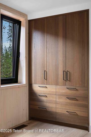 $6,725,000 | 6635 Highway 22, Wilson, WY 83014