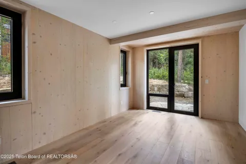 $6,725,000 | 6635 Highway 22, Wilson, WY 83014