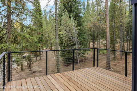 $6,725,000 | 6635 Highway 22, Wilson, WY 83014