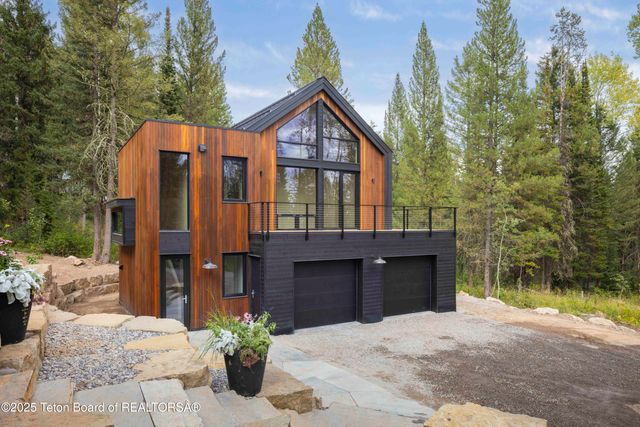 $6,725,000 | 6635 Highway 22, Wilson, WY 83014