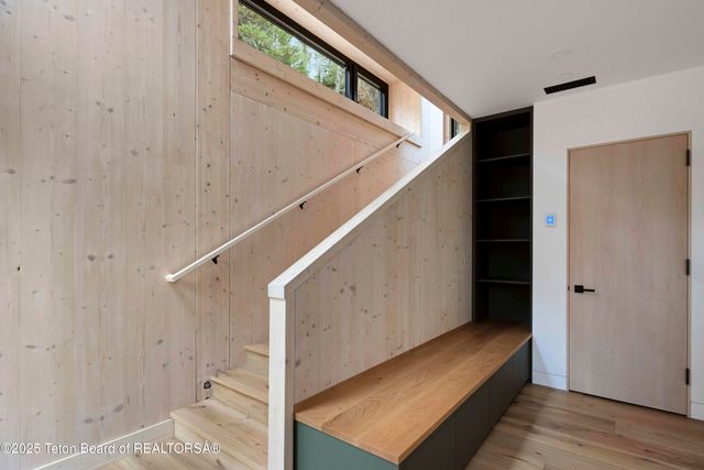 $6,725,000 | 6635 Highway 22, Wilson, WY 83014