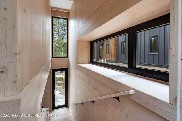 $6,725,000 | 6635 Highway 22, Wilson, WY 83014