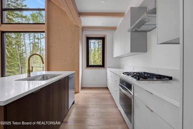 $6,725,000 | 6635 Highway 22, Wilson, WY 83014