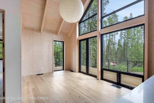 $6,725,000 | 6635 Highway 22, Wilson, WY 83014