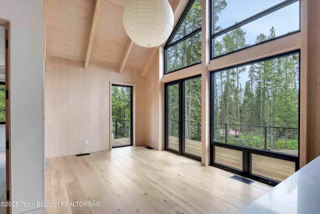 $6,725,000 | 6635 Highway 22, Wilson, WY 83014