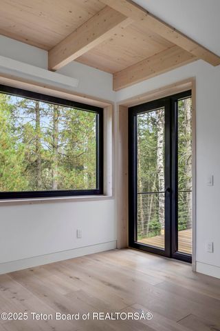 $6,725,000 | 6635 Highway 22, Wilson, WY 83014