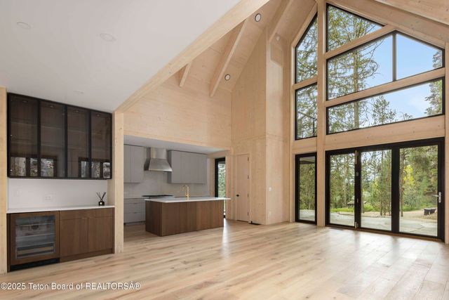 $6,725,000 | 6635 Highway 22, Wilson, WY 83014