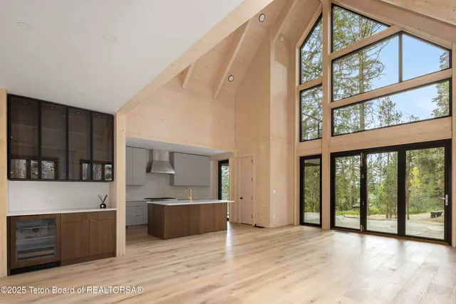 $6,725,000 | 6635 Highway 22, Wilson, WY 83014