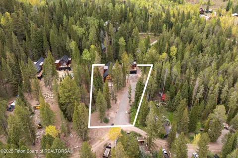 $6,725,000 | 6635 Highway 22, Wilson, WY 83014