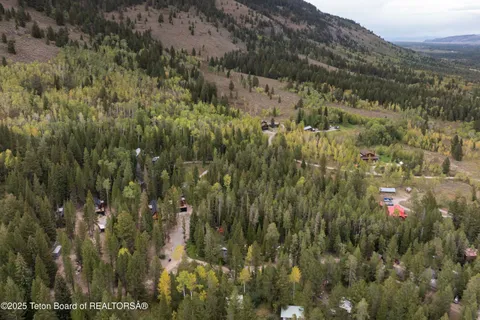 $6,725,000 | 6635 Highway 22, Wilson, WY 83014