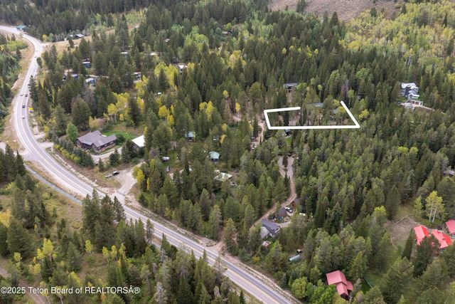 $6,725,000 | 6635 Highway 22, Wilson, WY 83014