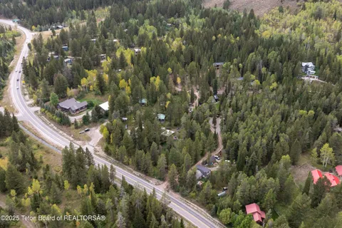 $6,725,000 | 6635 Highway 22, Wilson, WY 83014