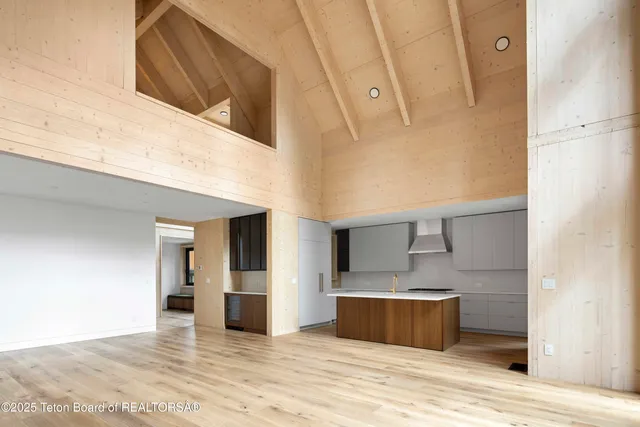 $6,725,000 | 6635 Highway 22, Wilson, WY 83014