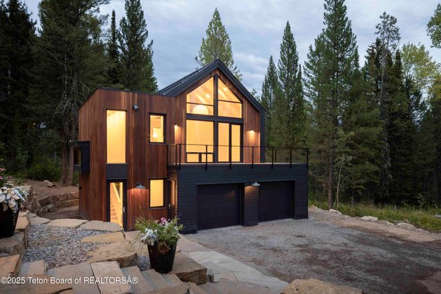 $6,725,000 | 6635 Highway 22, Wilson, WY 83014