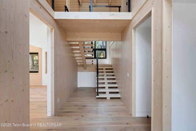 $6,725,000 | 6635 Highway 22, Wilson, WY 83014