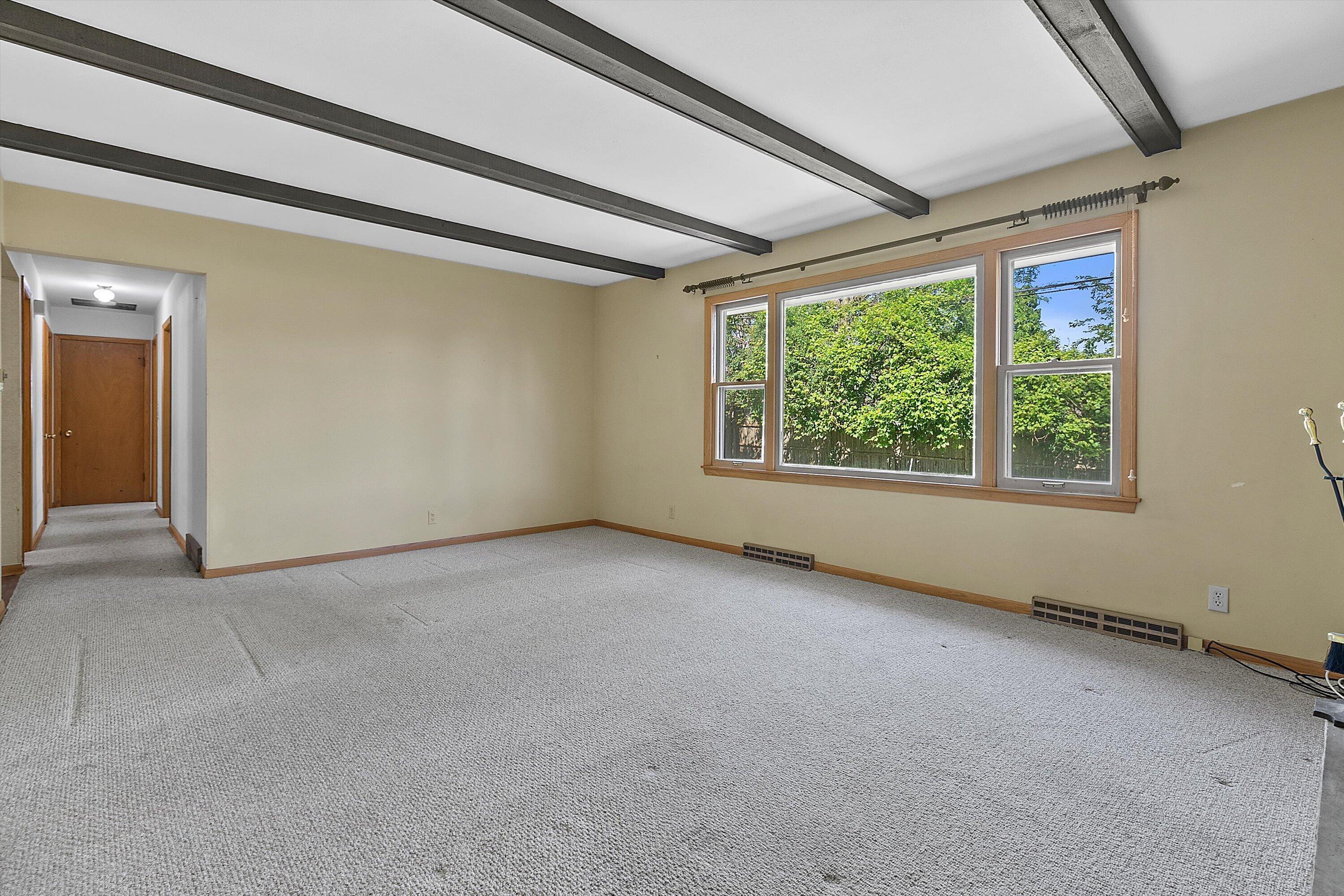 1545 Ostergaard Avenue Racine, WI 53406 - Photo 4 of 26 22-E6A7829