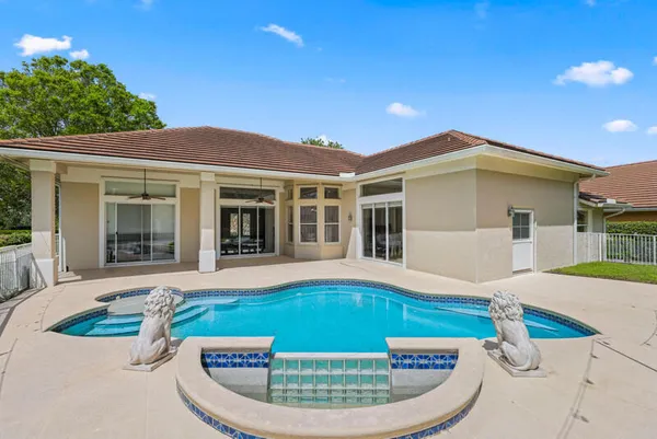 $749,000 | 2554 Southwest Mayacoo Way, Palm City, FL 34990