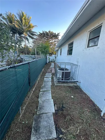 $820 | 655 Northwest 2nd Street, Unit A, Florida City, FL 33034