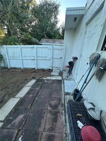 $820 | 655 Northwest 2nd Street, Unit A, Florida City, FL 33034