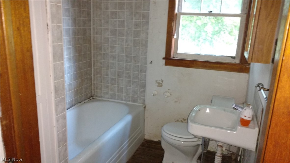 1061 West Waterloo Road Akron, OH 44314 - Photo 4 of 7 bathroom