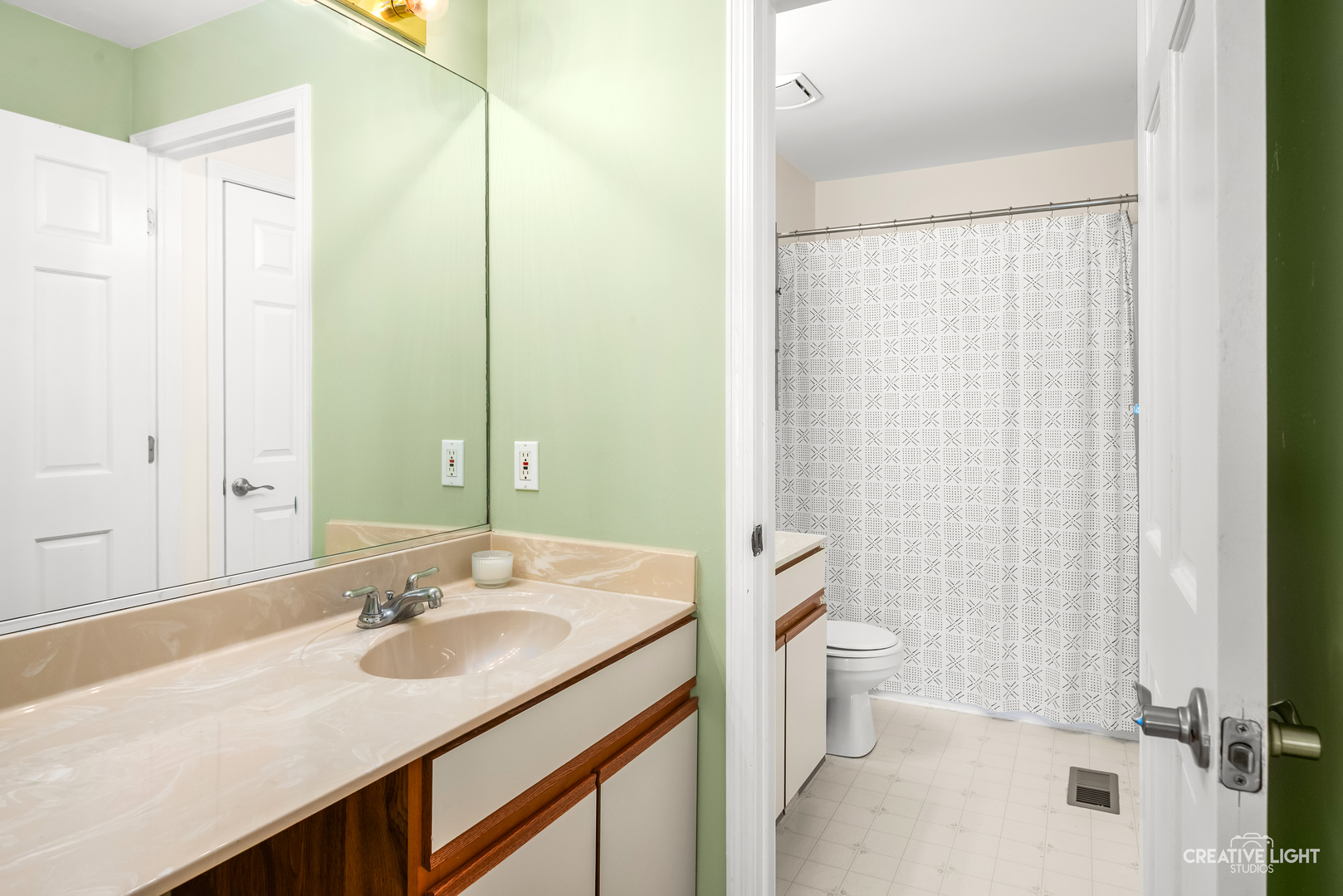 208 Maple Street, Unit C Sugar Grove, IL 60554 - Photo 10 of 28