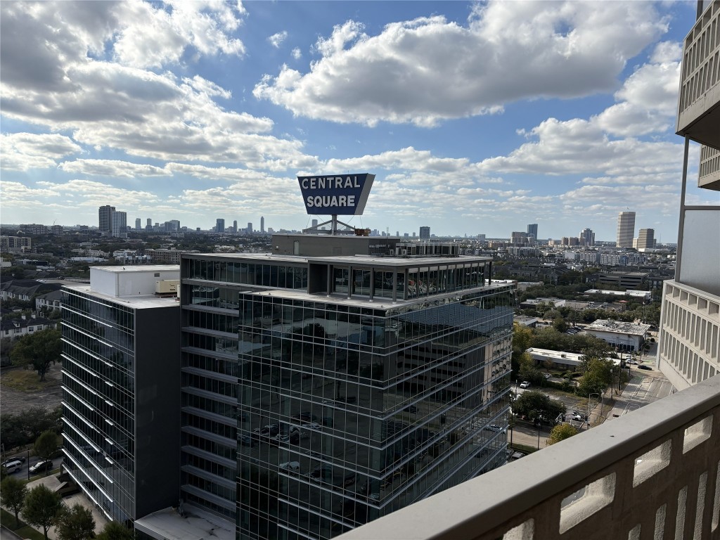 2016 Main Street, Unit 1620 Houston, TX 77002 - Photo 12 of 13 a picture of city view