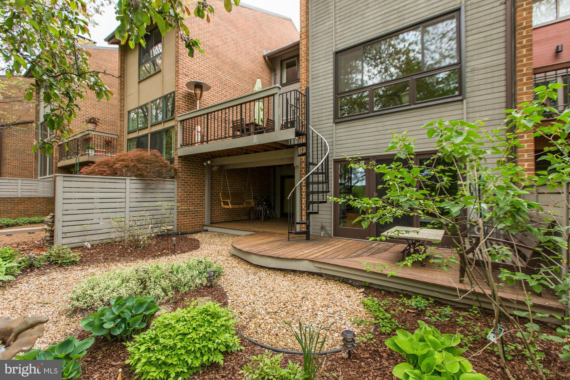 11771 Indian Ridge Road Reston, VA 20191 - Photo 24 of 26 Exterior (Rear)