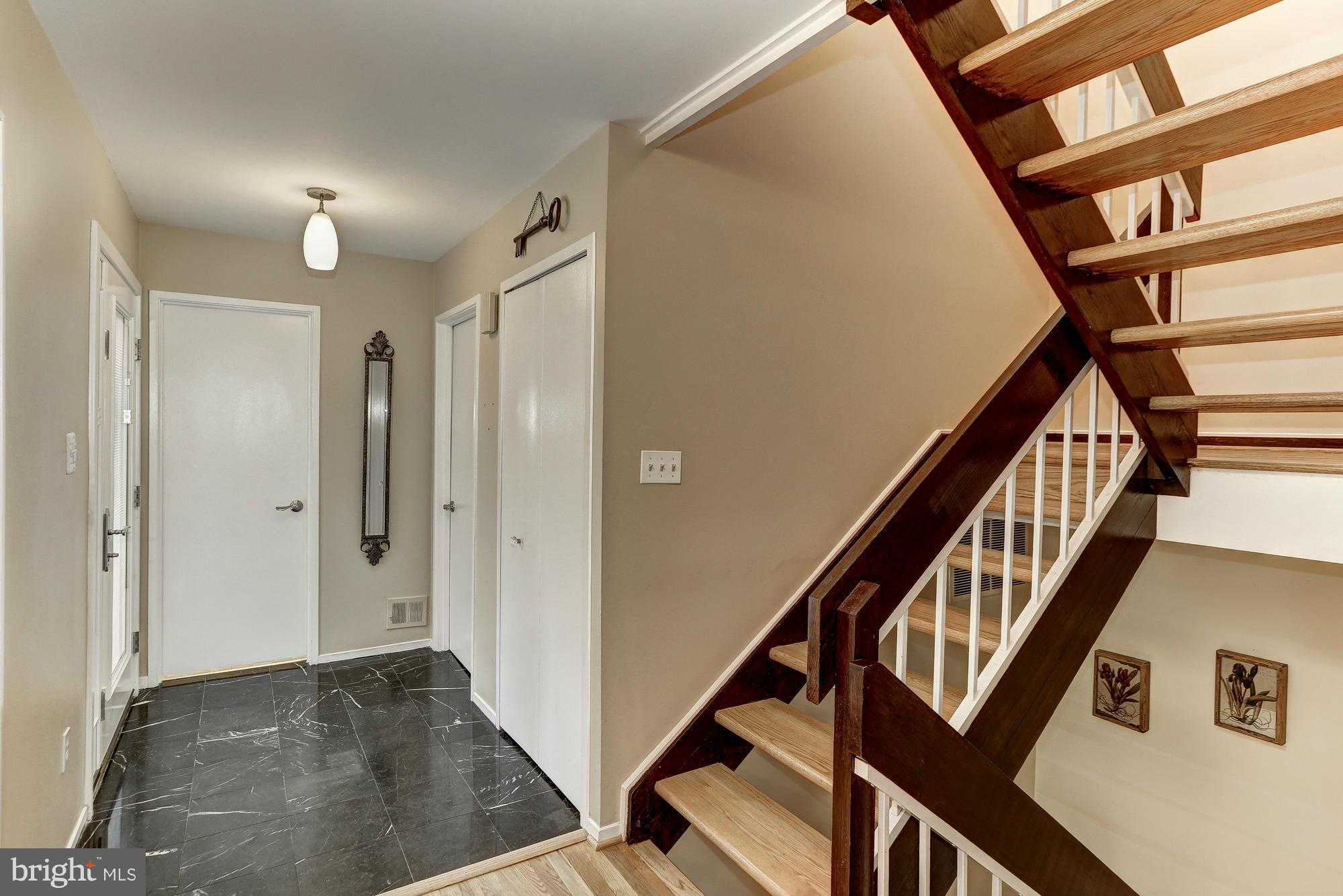 11771 Indian Ridge Road Reston, VA 20191 - Photo 4 of 26 Interior (General)
