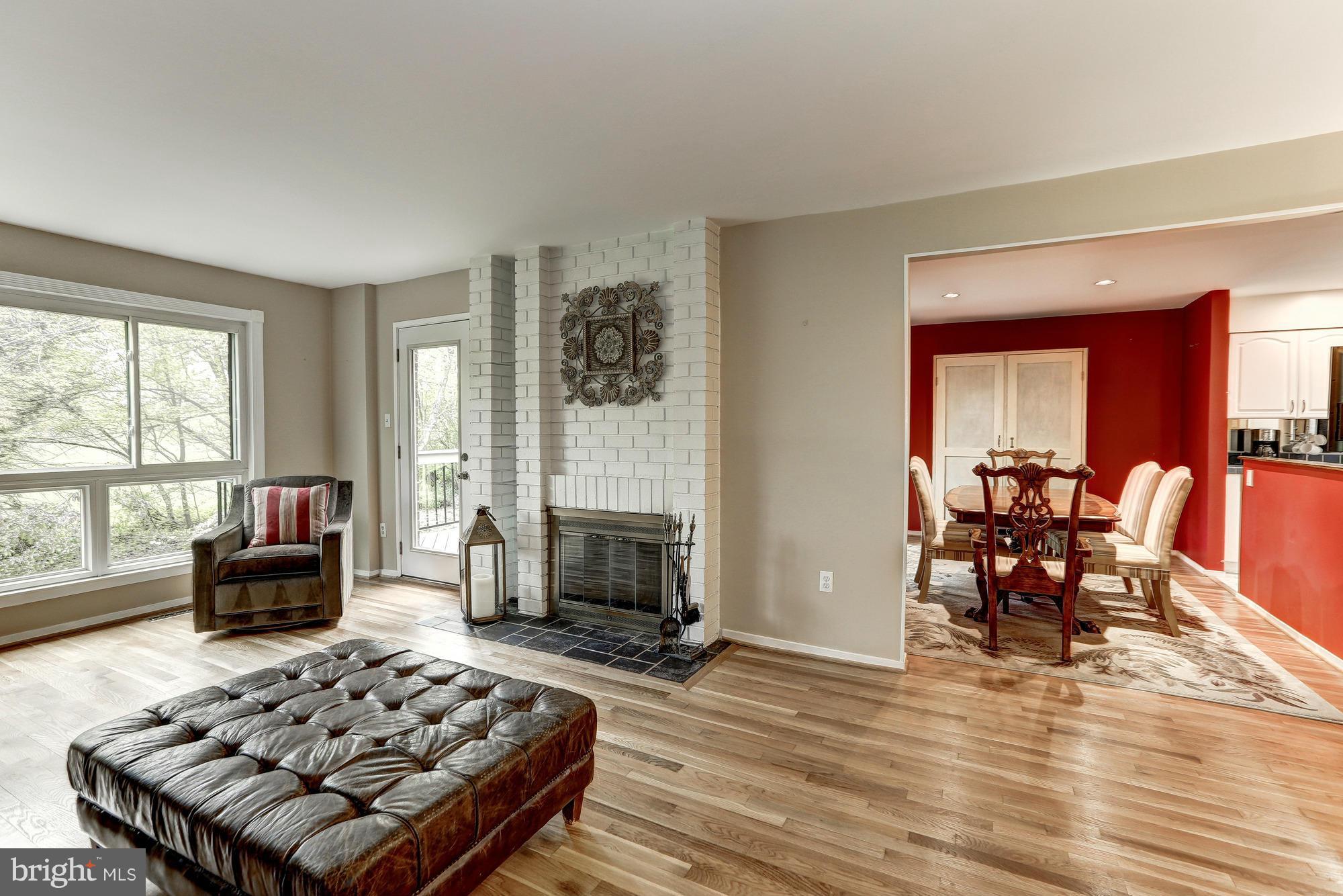 11771 Indian Ridge Road Reston, VA 20191 - Photo 8 of 26 Living Room
