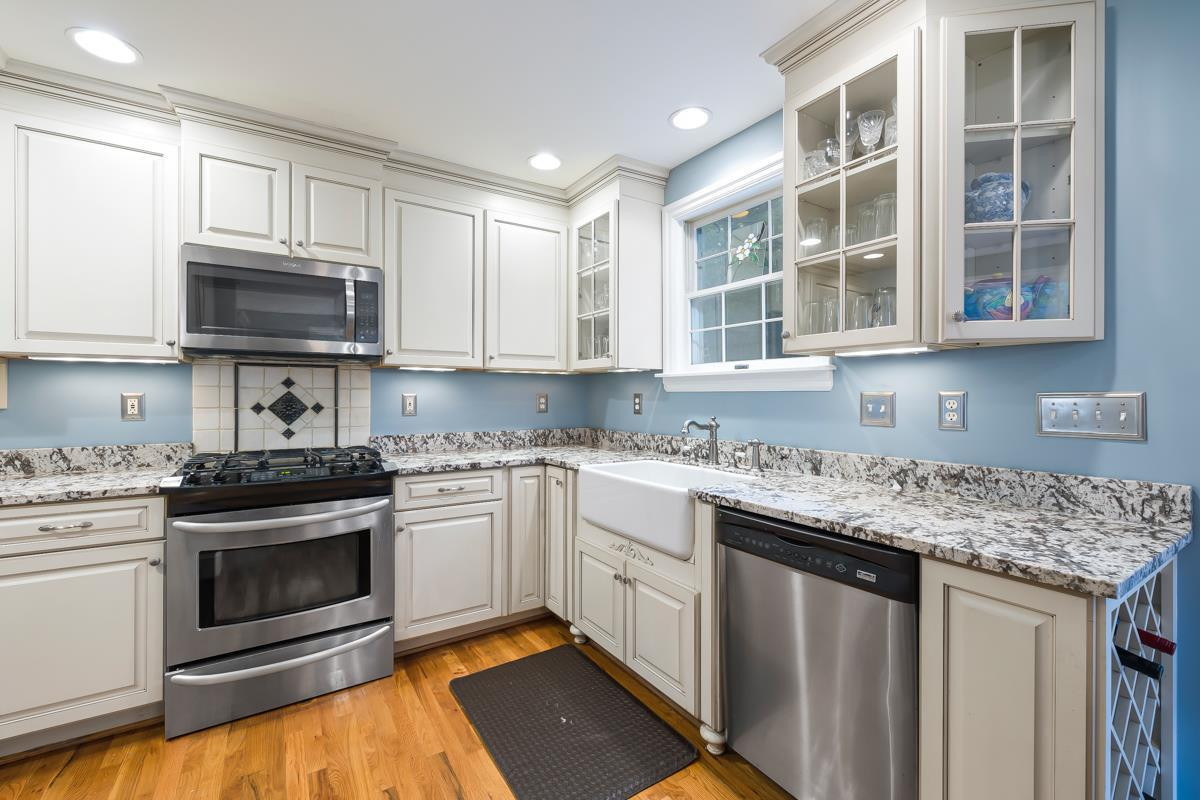 2506 Van Dyke Avenue Raleigh, NC 27607 - Photo 8 of 28 Kitchen