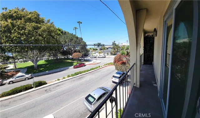 a city view with sitting space and seating space