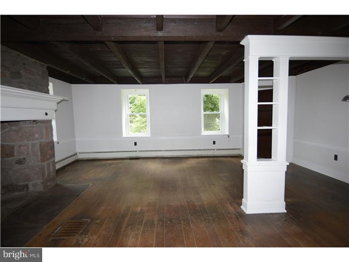 1118 Haycreek Road Birdsboro, PA 19508 - Photo 3 of 14 Living Room