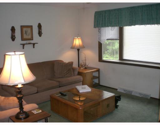 314 Hainer Road Amity, PA 15311 - Photo 4 of 8 Living Room.