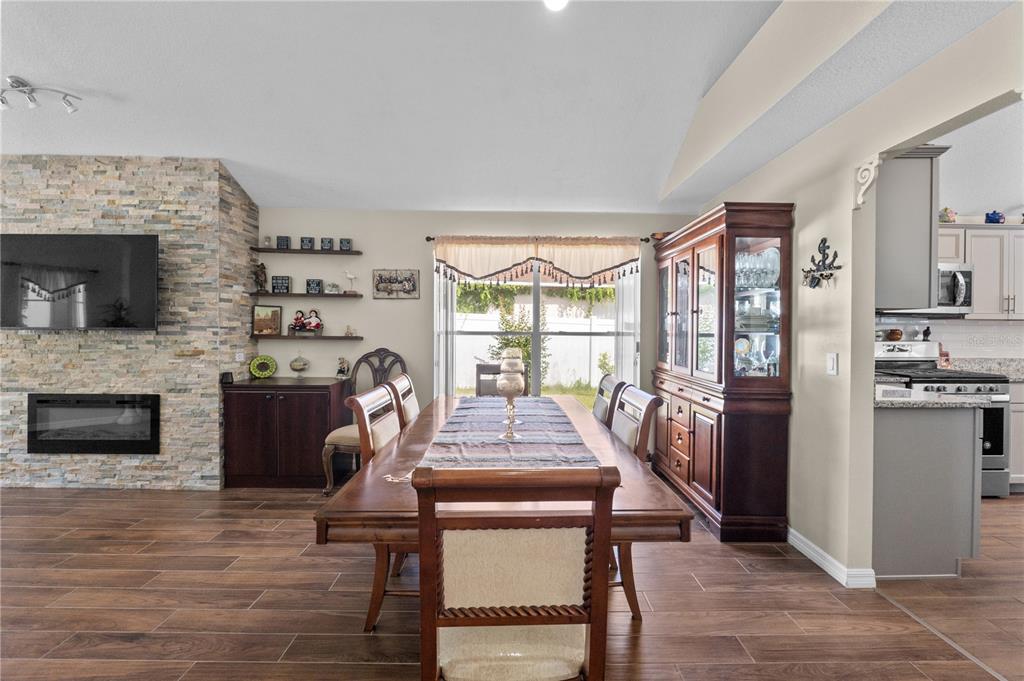 101 Razorbill Court Orlando, FL 32828 - Photo 7 of 35 Gallery Image 7