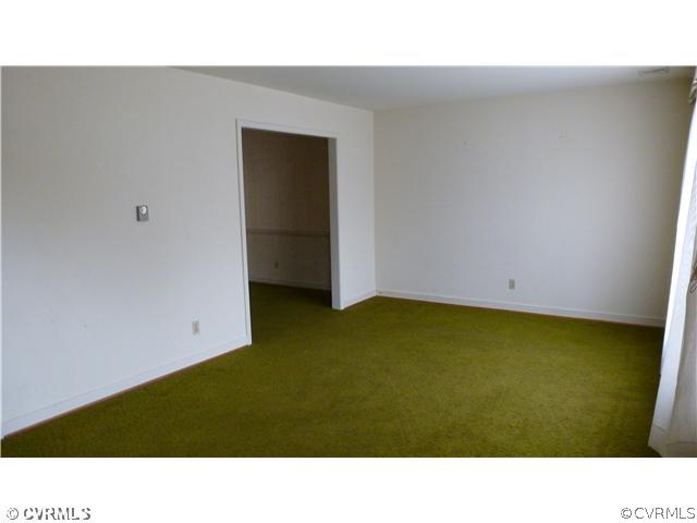 8530 Shannon Road Richmond, VA 23236 - Photo 4 of 12 Living Room
