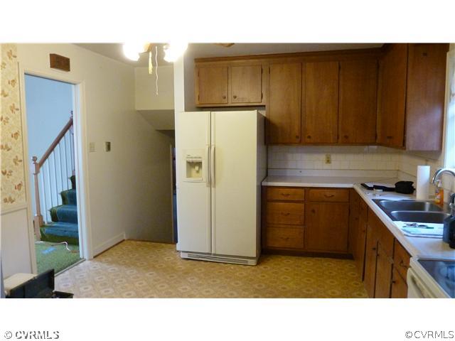 8530 Shannon Road Richmond, VA 23236 - Photo 6 of 12 Kitchen