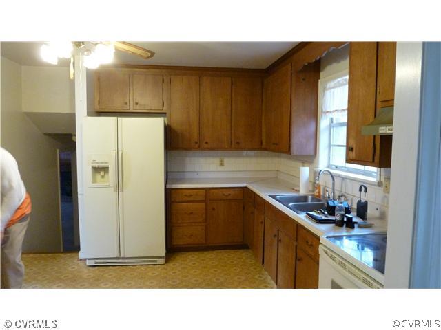 8530 Shannon Road Richmond, VA 23236 - Photo 7 of 12 Kitchen