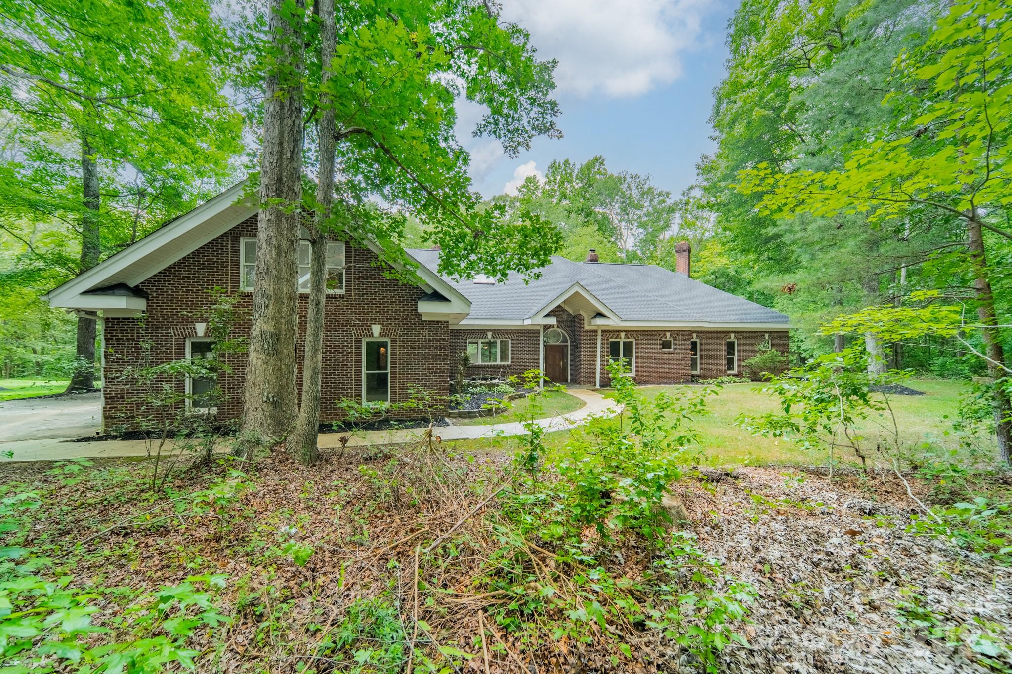 253 Highway 161 Clover, SC 29710 - Photo 4 of 45