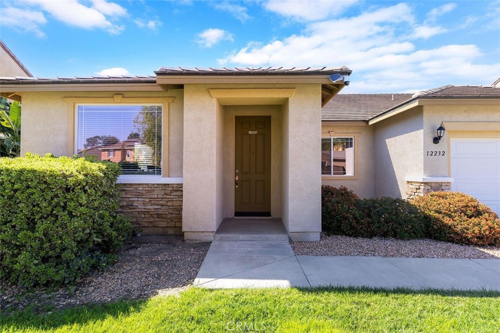 12232 Brianwood Drive Riverside, CA 92503 - Photo 2 of 37