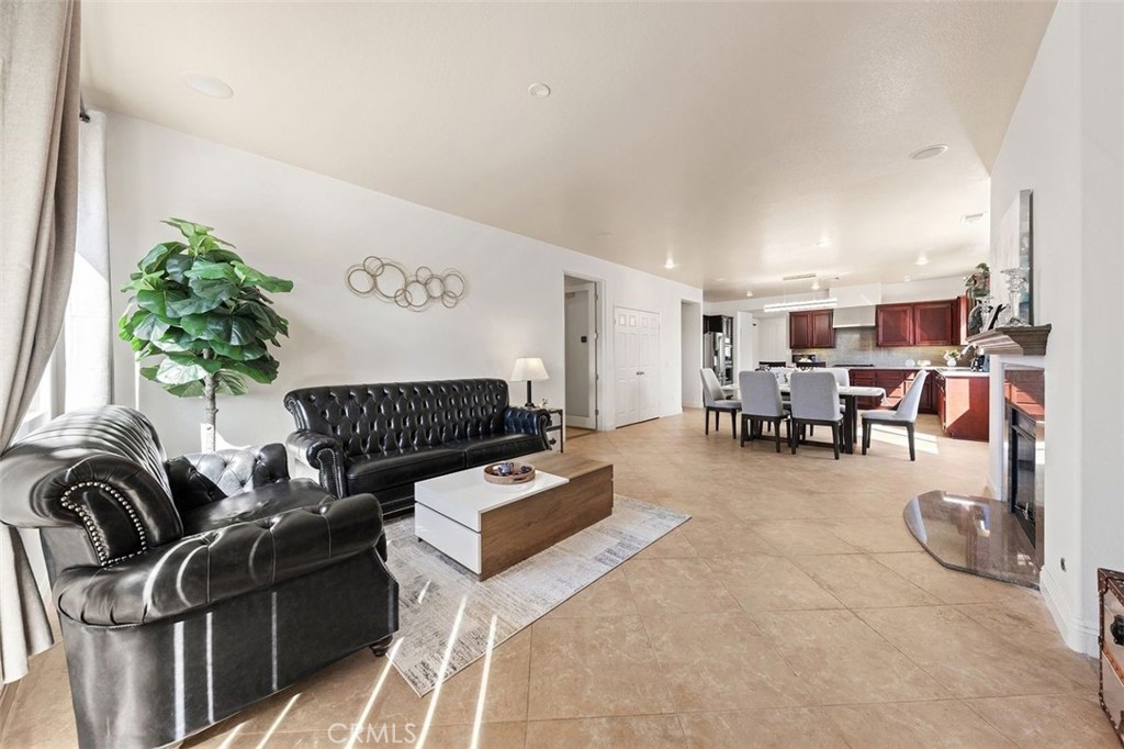 12232 Brianwood Drive Riverside, CA 92503 - Photo 6 of 37