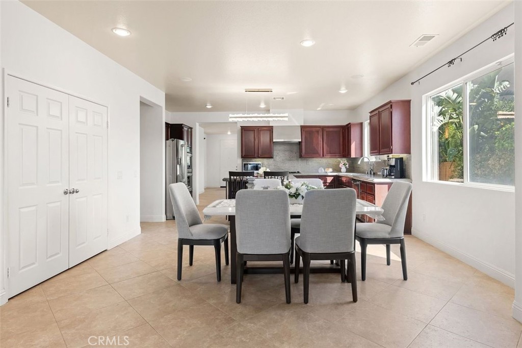 12232 Brianwood Drive Riverside, CA 92503 - Photo 7 of 37