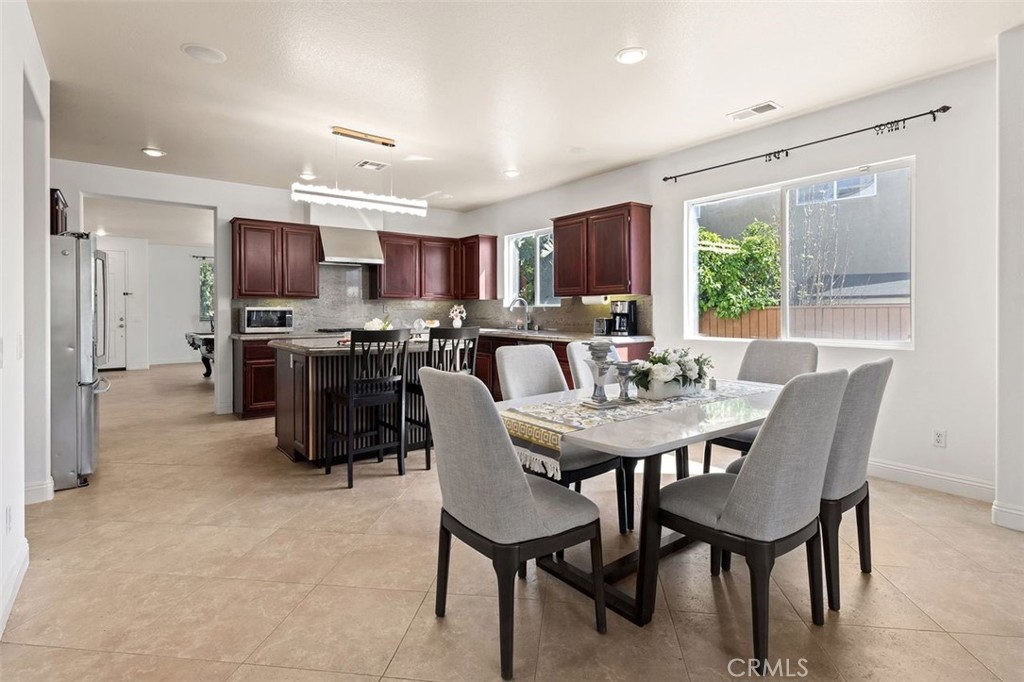 12232 Brianwood Drive Riverside, CA 92503 - Photo 8 of 37