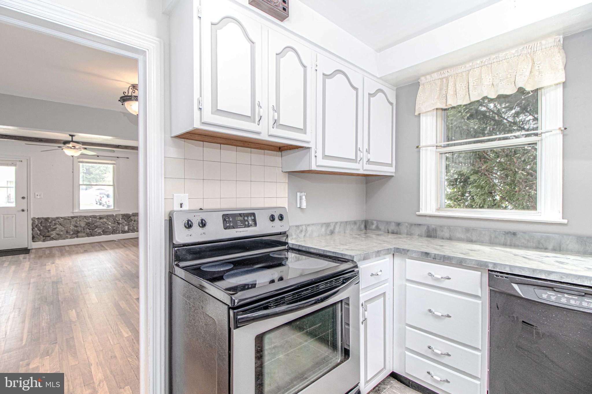 4242 Thorncliff Road Baltimore, MD 21236 - Photo 17 of 45 Gallery Image 17