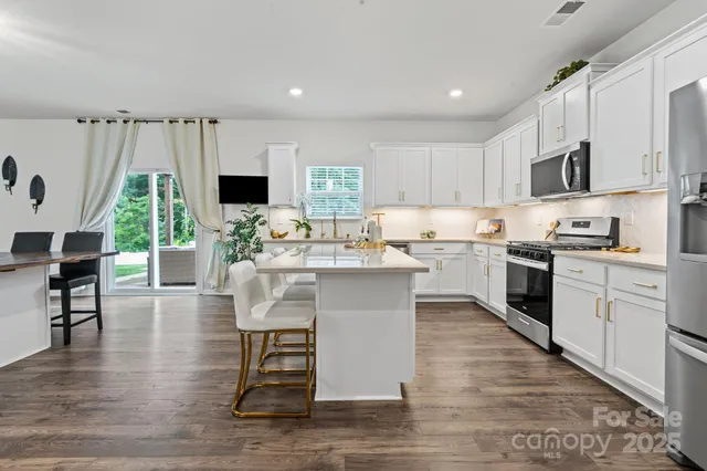 $499,000 | 919 Rock Haven Drive, Charlotte, NC 28216