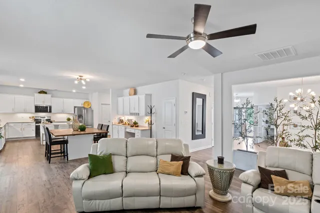 $499,000 | 919 Rock Haven Drive, Charlotte, NC 28216