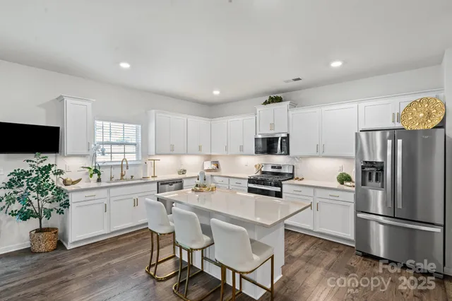 $499,000 | 919 Rock Haven Drive, Charlotte, NC 28216