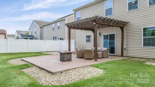 $499,000 | 919 Rock Haven Drive, Charlotte, NC 28216