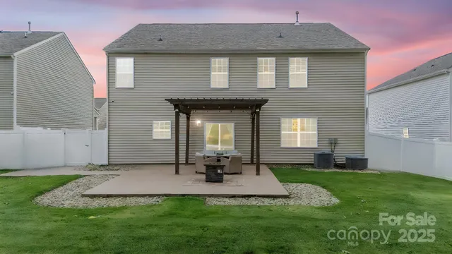 $499,000 | 919 Rock Haven Drive, Charlotte, NC 28216